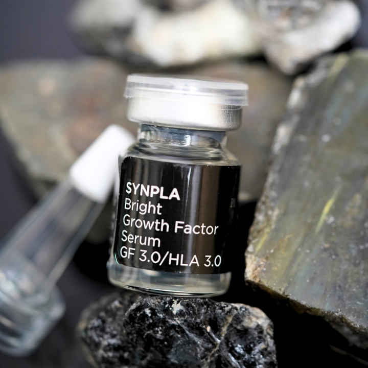 SYNPLA Bright  Growth Factor Serum GF 3.0/HLA 3.0 with a 5 pack of Hyaluronic Sheet Masks
